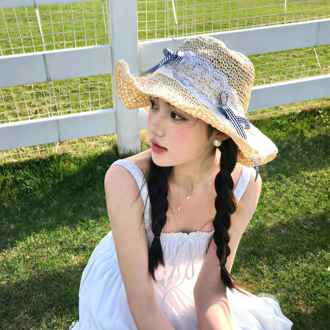 与一位女士合影
